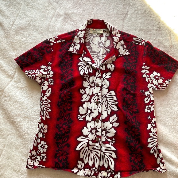 Short sleeved red Hawaiian shirt - Picture 1 of 10